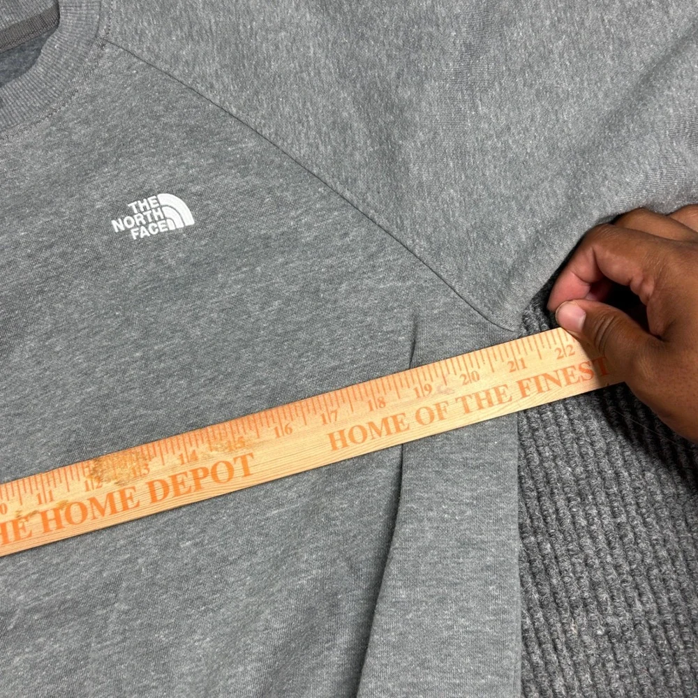 The North Face Sweatshirt Mens S Gray Raglan Sleeve Crewneck Logo